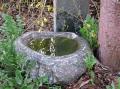 Vogelbecken aus Findling